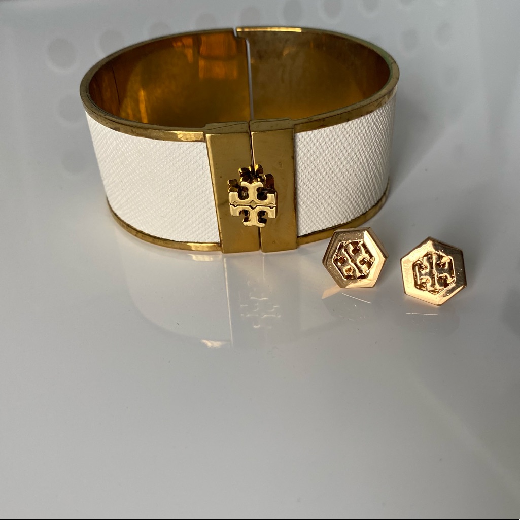 Tory Burch - Gold Bracelet And Matching Earrings 160$